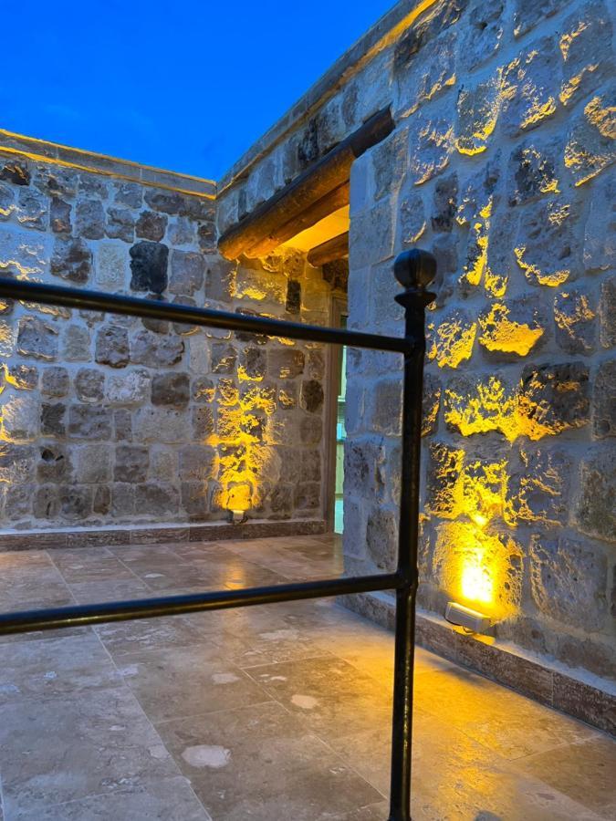 Dionysos Cave Cappadocia Hotel อูร์กุบ ภายนอก รูปภาพ