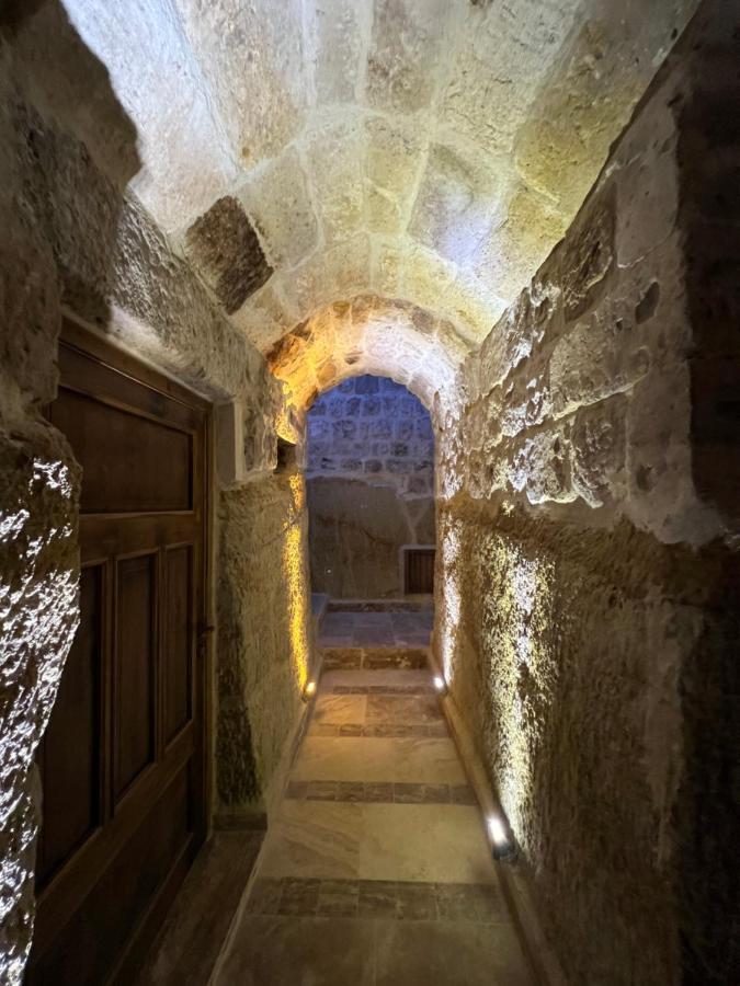 Dionysos Cave Cappadocia Hotel อูร์กุบ ภายนอก รูปภาพ