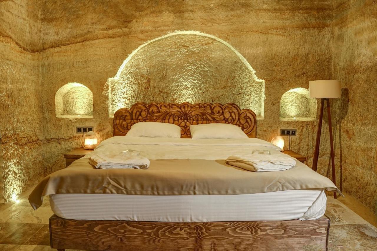 Dionysos Cave Cappadocia Hotel อูร์กุบ ภายนอก รูปภาพ