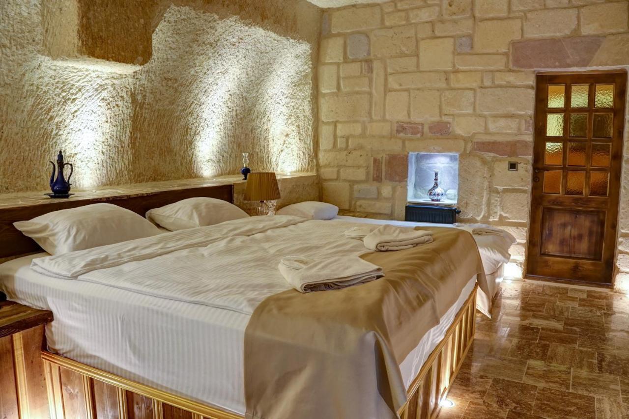 Dionysos Cave Cappadocia Hotel อูร์กุบ ภายนอก รูปภาพ