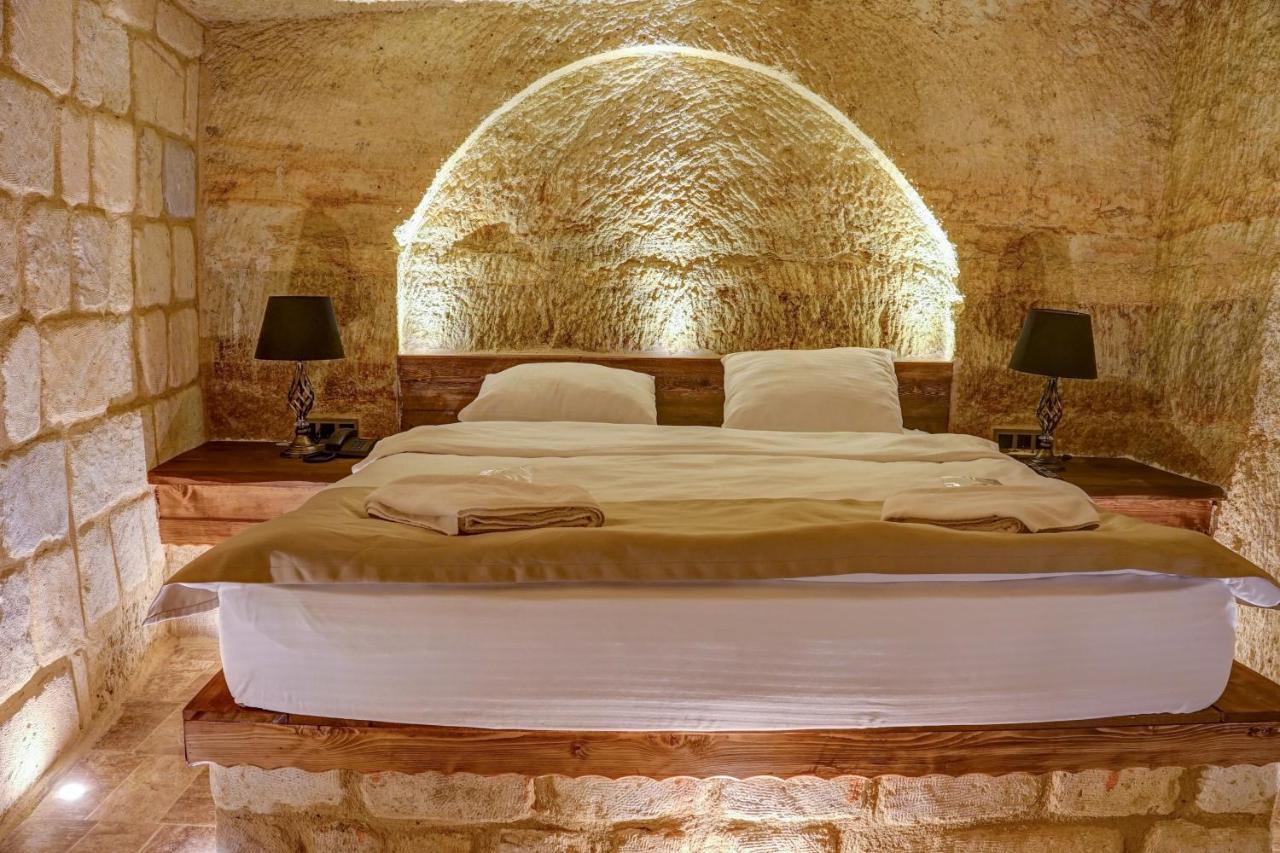 Dionysos Cave Cappadocia Hotel อูร์กุบ ภายนอก รูปภาพ