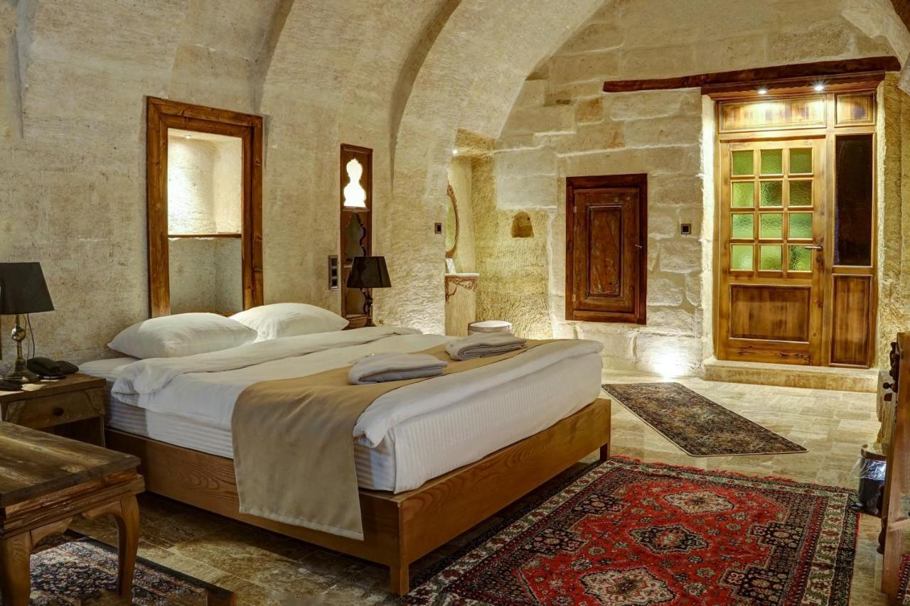 Dionysos Cave Cappadocia Hotel อูร์กุบ ภายนอก รูปภาพ