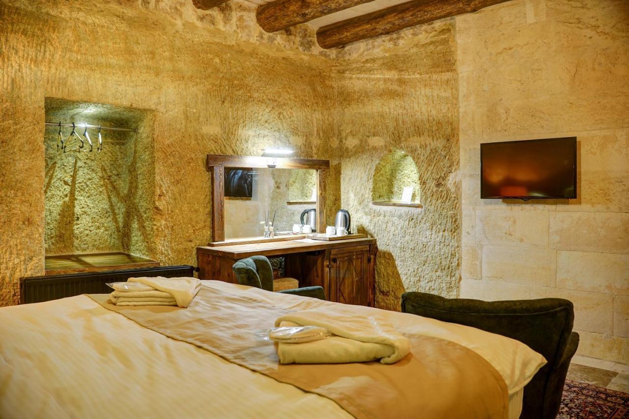 Dionysos Cave Cappadocia Hotel อูร์กุบ ภายนอก รูปภาพ