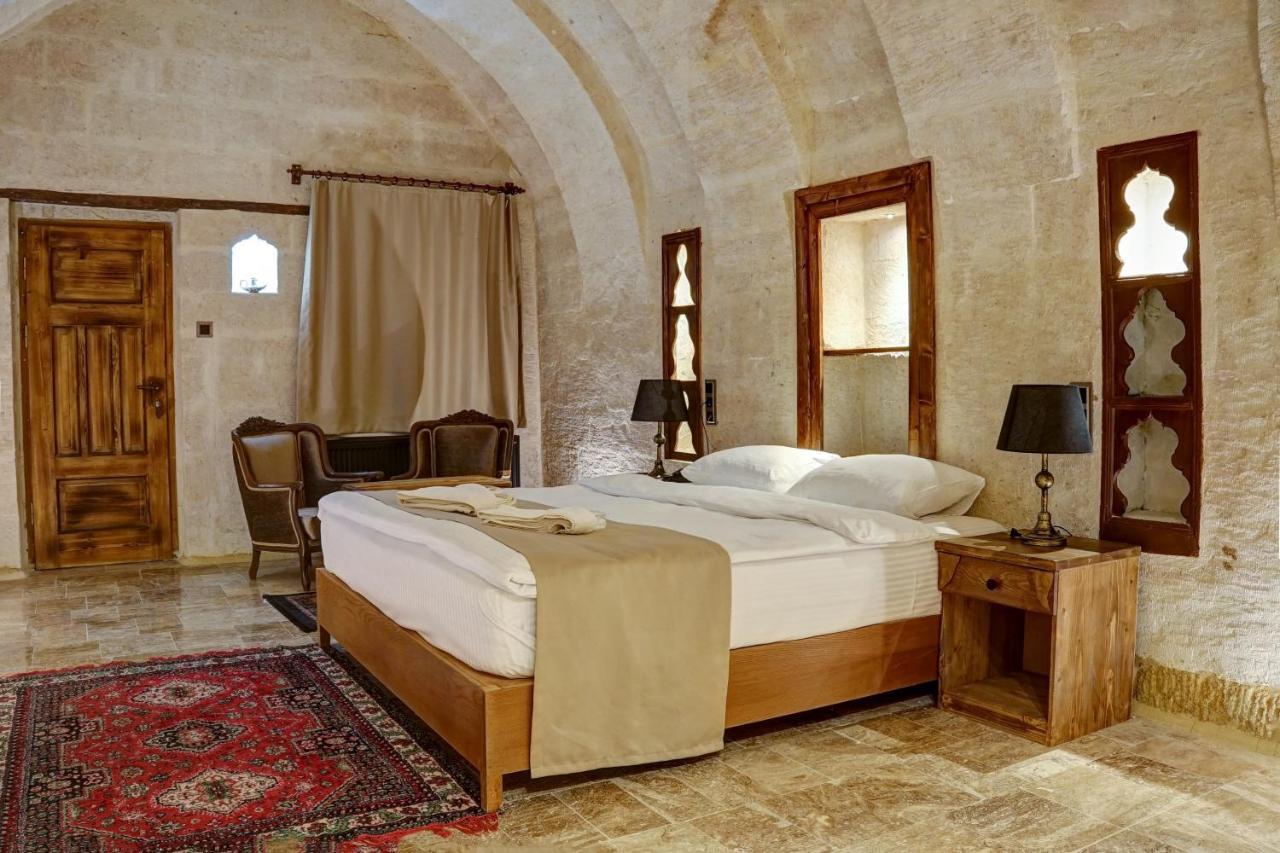 Dionysos Cave Cappadocia Hotel อูร์กุบ ภายนอก รูปภาพ