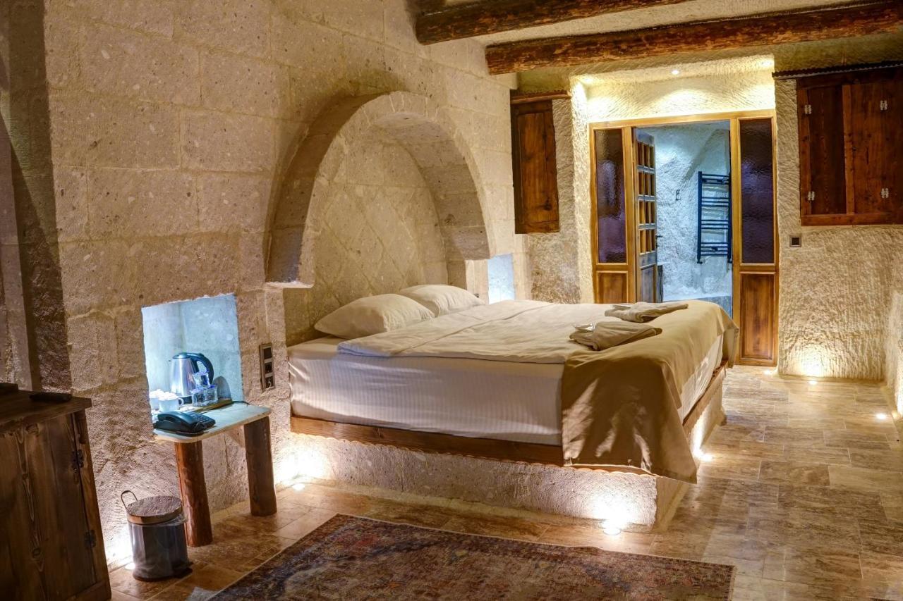 Dionysos Cave Cappadocia Hotel อูร์กุบ ภายนอก รูปภาพ