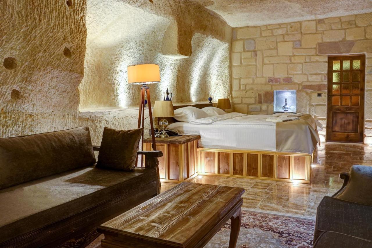 Dionysos Cave Cappadocia Hotel อูร์กุบ ภายนอก รูปภาพ