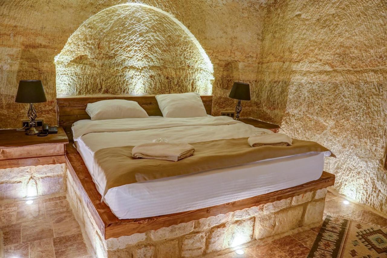 Dionysos Cave Cappadocia Hotel อูร์กุบ ภายนอก รูปภาพ