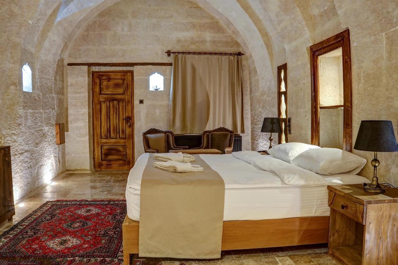 Dionysos Cave Cappadocia Hotel อูร์กุบ ภายนอก รูปภาพ
