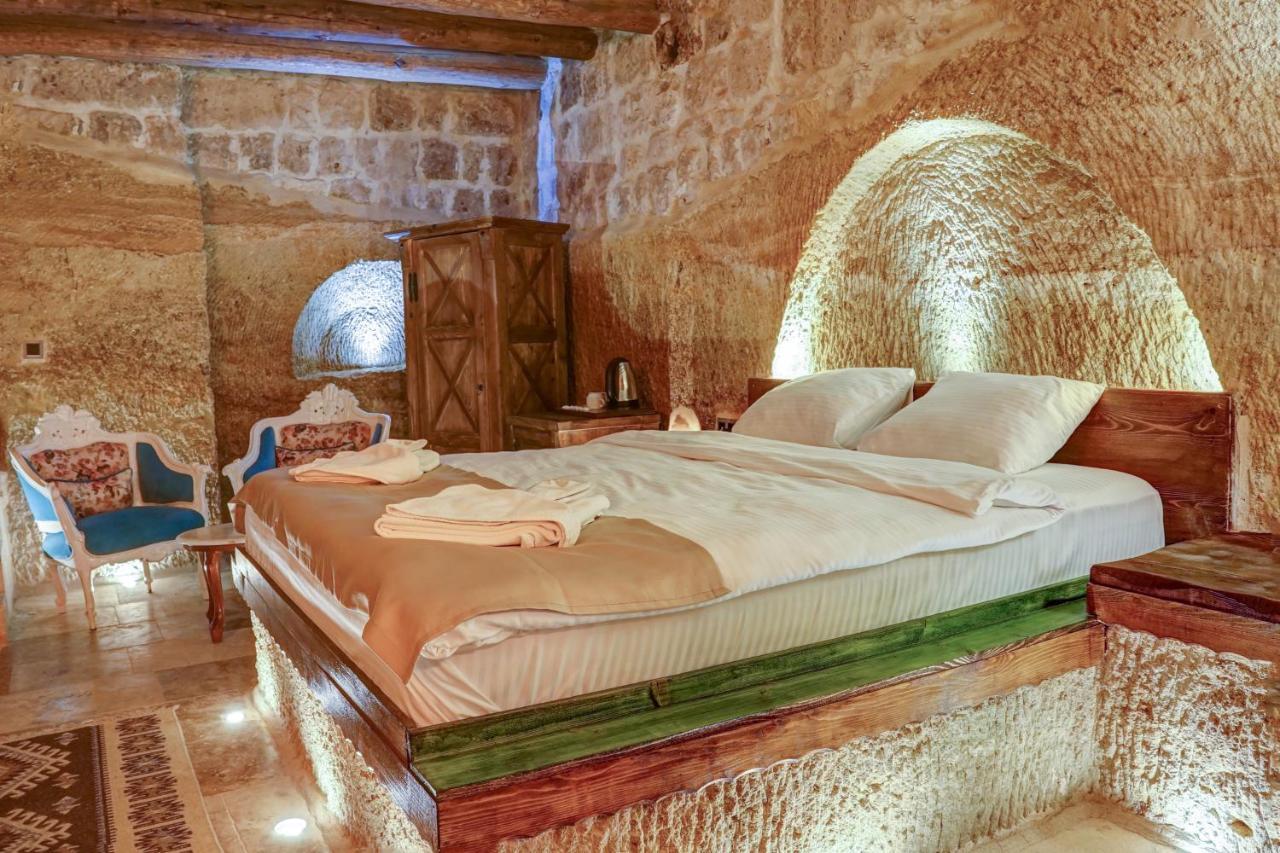 Dionysos Cave Cappadocia Hotel อูร์กุบ ภายนอก รูปภาพ